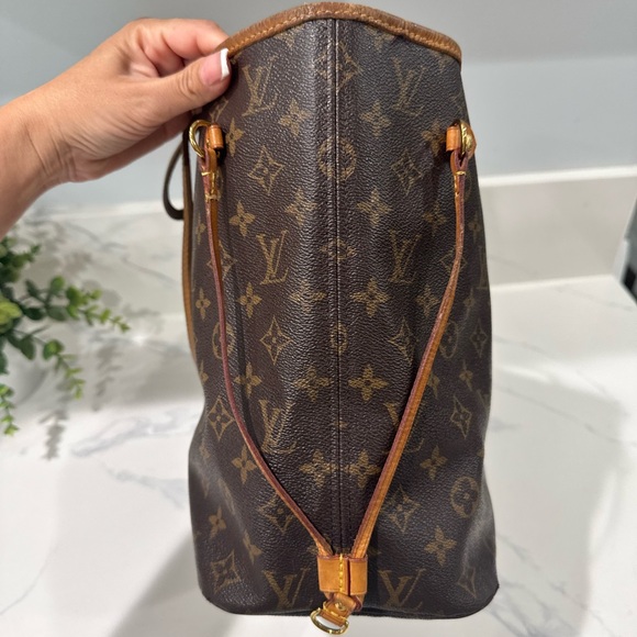 Louis Vuitton Monogram Brown Neverfull MM Tote Bag - Picture 5 of 15